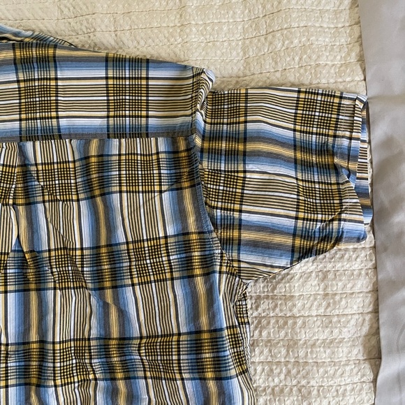 Cinch Men's Plaid Short Sleeve button down Shirt - Blue and Yellow size small - Picture 7 of 8